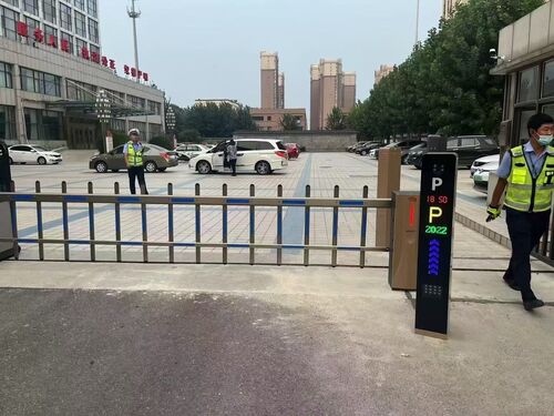 최신 회사 사례 E40Pro Barrier Gate | Government Office Compound Entrance